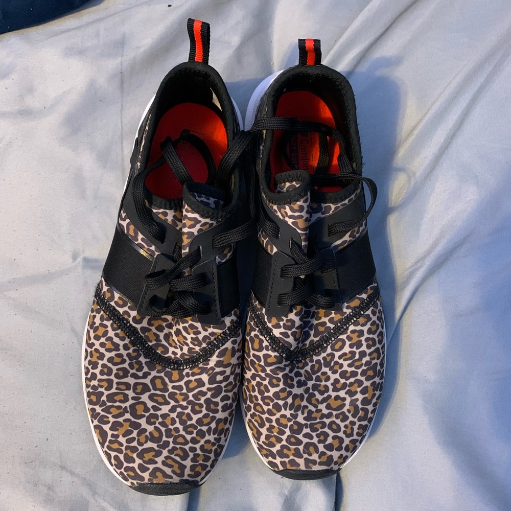 New balance cheetah print shoes